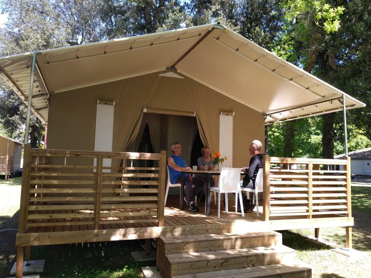 Camping Le Sorlut Cozes Bagian luar foto